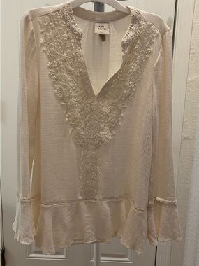 Knox Rose Cream Embroidered V-Neck Ruffle Hem Tunic
